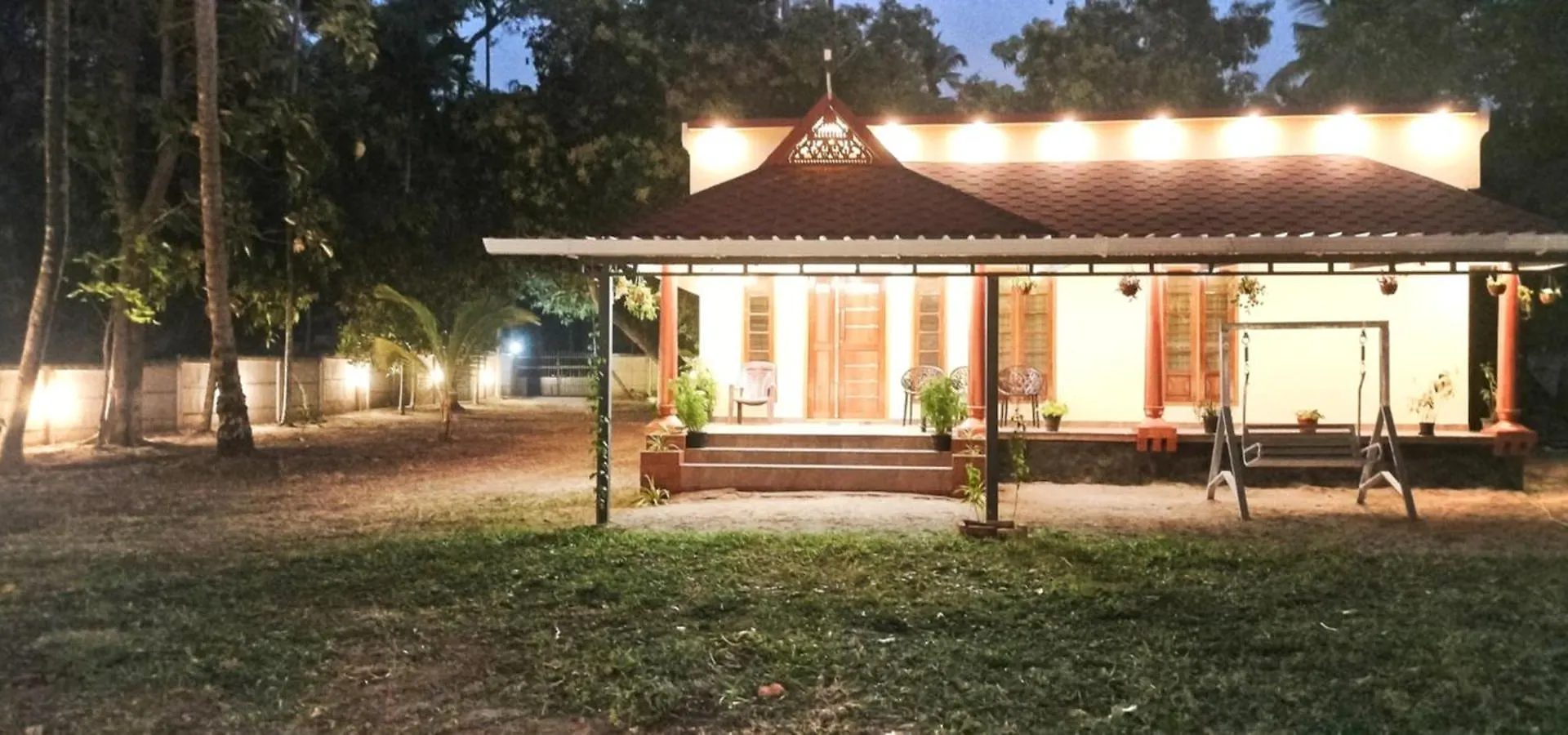 Villa Blue Lagoon Sambranikodi Nindakara