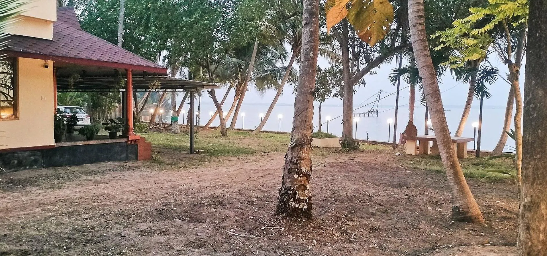 Blue Lagoon Sambranikodi Nindakara